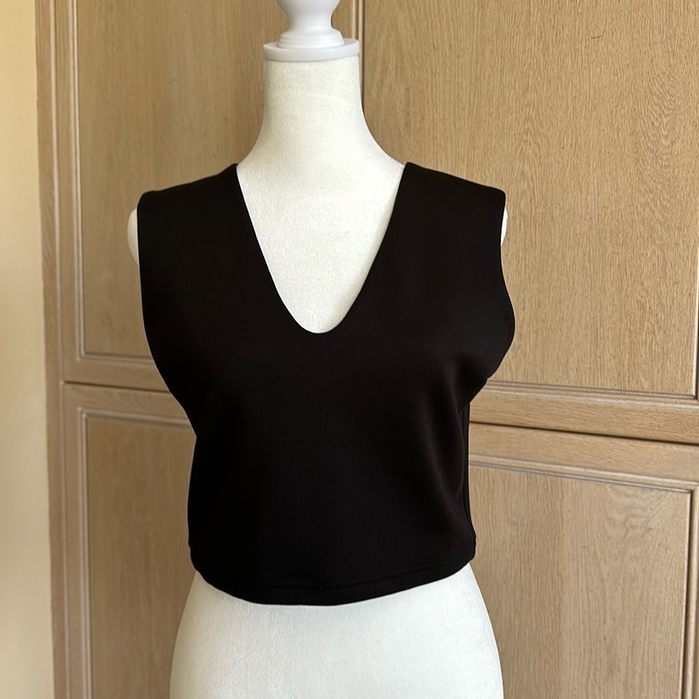 NWT Aqua Black Cropped Tank Top